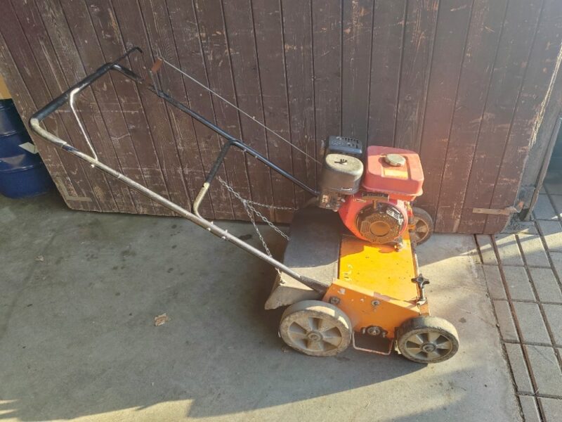 Vertikutátor ELIEt 501, použitý v top stavu po generálce