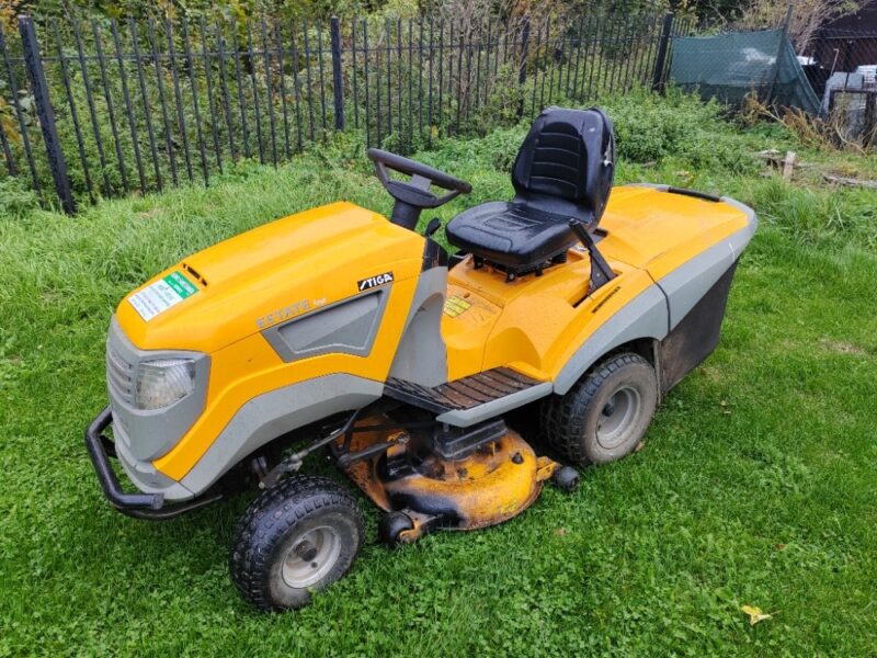 Stiga estate royal 102 cm 18,5 hp